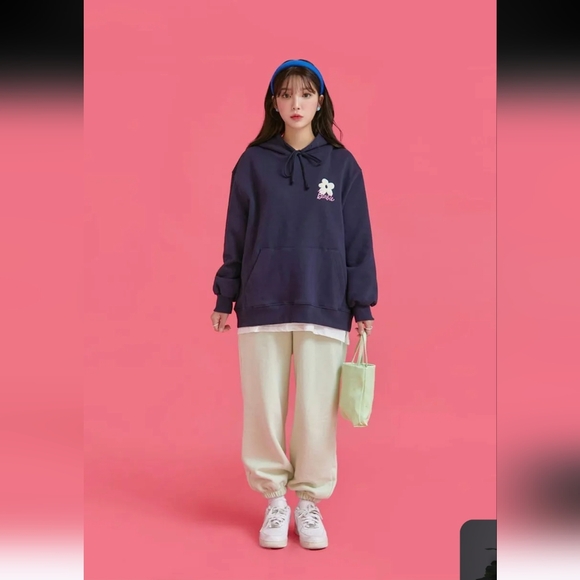 NWOT chuu - [Barbie Flower] Kangaroo Zip Hoodie RARE limited edition korea - Picture 4 of 10